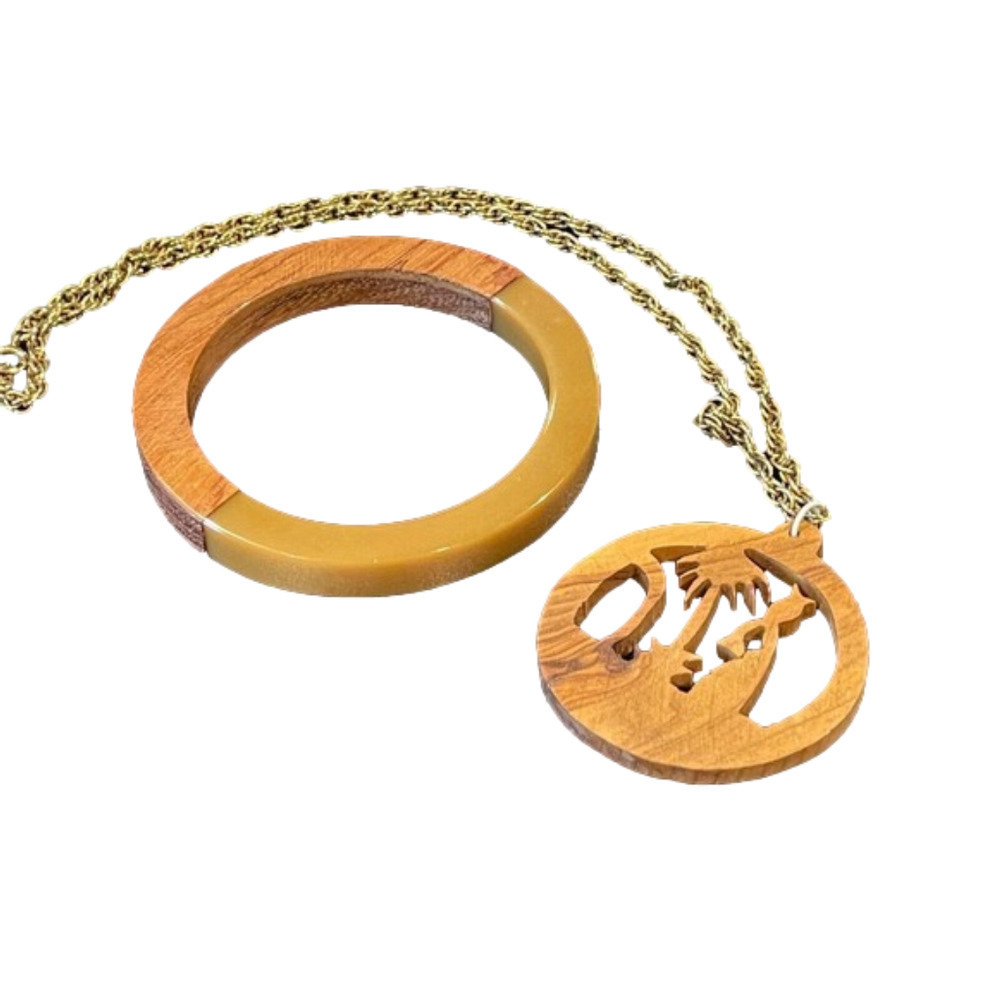 𝅺VINTAGE Tiki Wood Carved Necklace & Bakelite Bangle Bracelet Set Retro Hippie